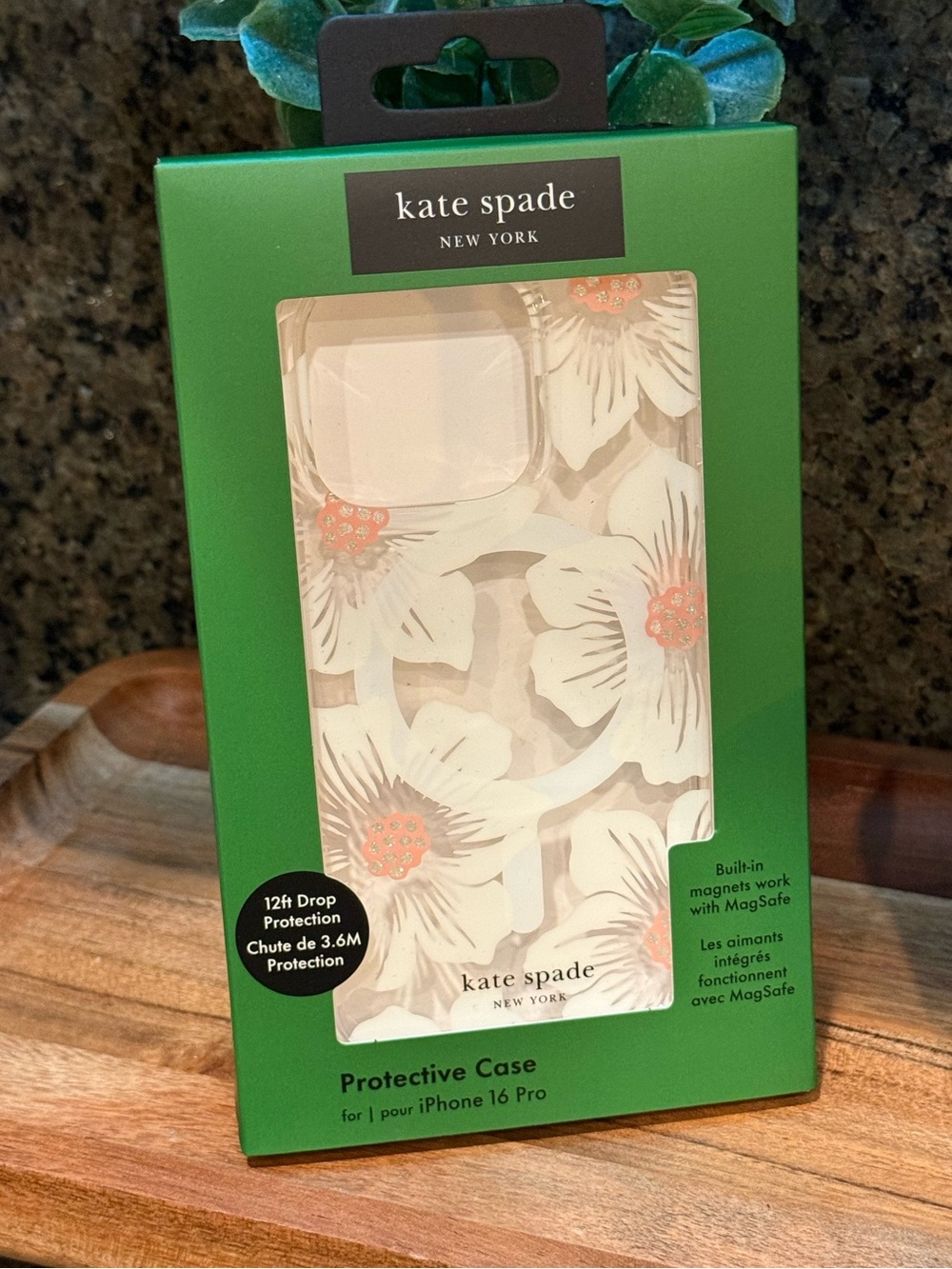 kate spade new york Hollyhock MagSafe iPhone 16 Pro